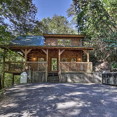 Cabin With Hot Tub And Deck, 3 Mi To Pigeon Forge Sevierville Buitenkant foto