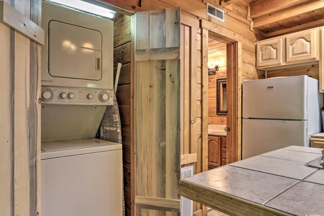 Cabin With Hot Tub And Deck, 3 Mi To Pigeon Forge Sevierville Buitenkant foto