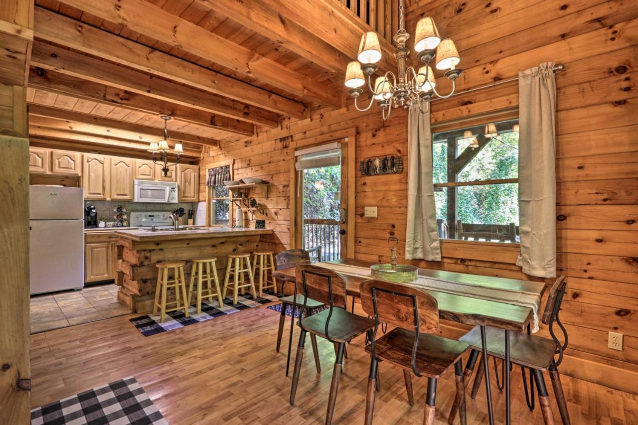 Cabin With Hot Tub And Deck, 3 Mi To Pigeon Forge Sevierville Buitenkant foto