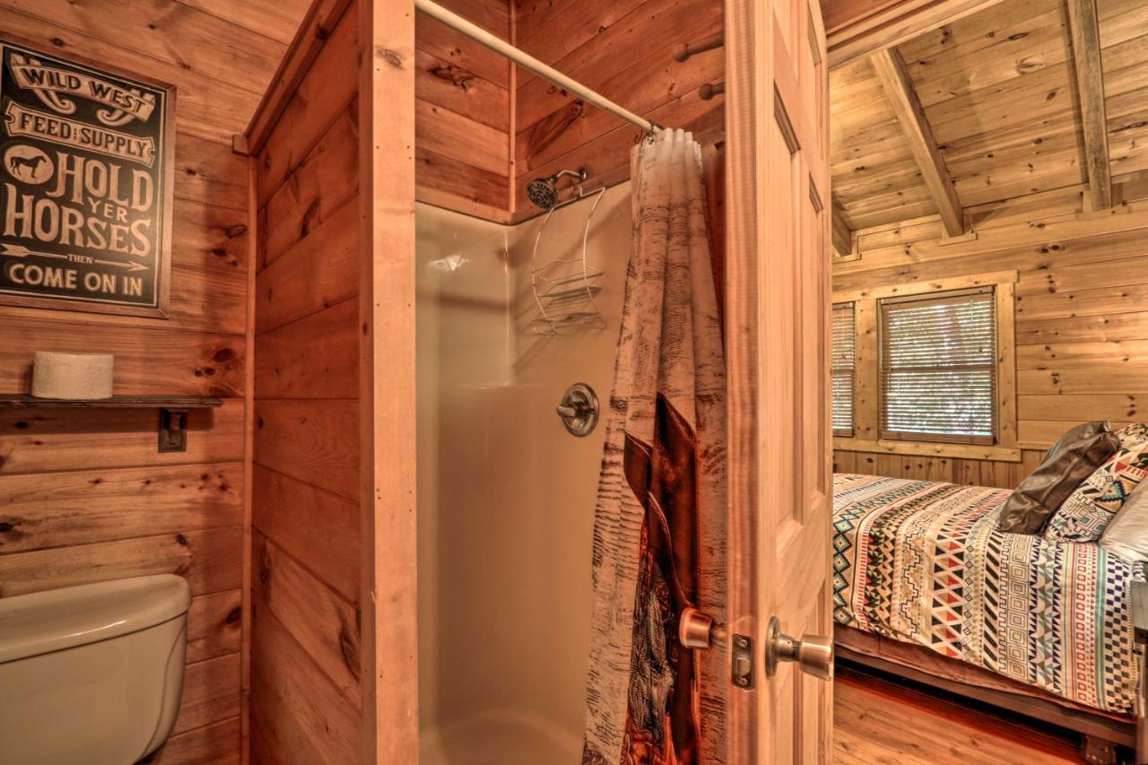 Cabin With Hot Tub And Deck, 3 Mi To Pigeon Forge Sevierville Buitenkant foto