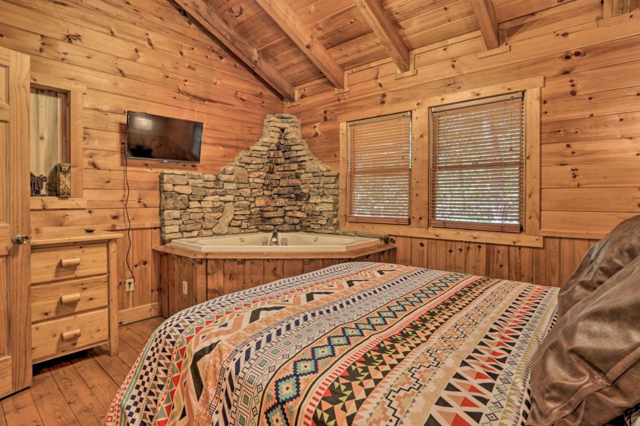 Cabin With Hot Tub And Deck, 3 Mi To Pigeon Forge Sevierville Buitenkant foto