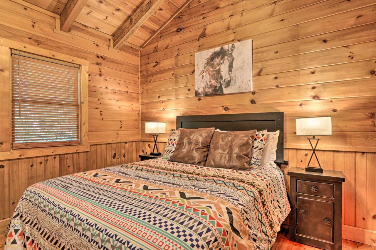 Cabin With Hot Tub And Deck, 3 Mi To Pigeon Forge Sevierville Buitenkant foto