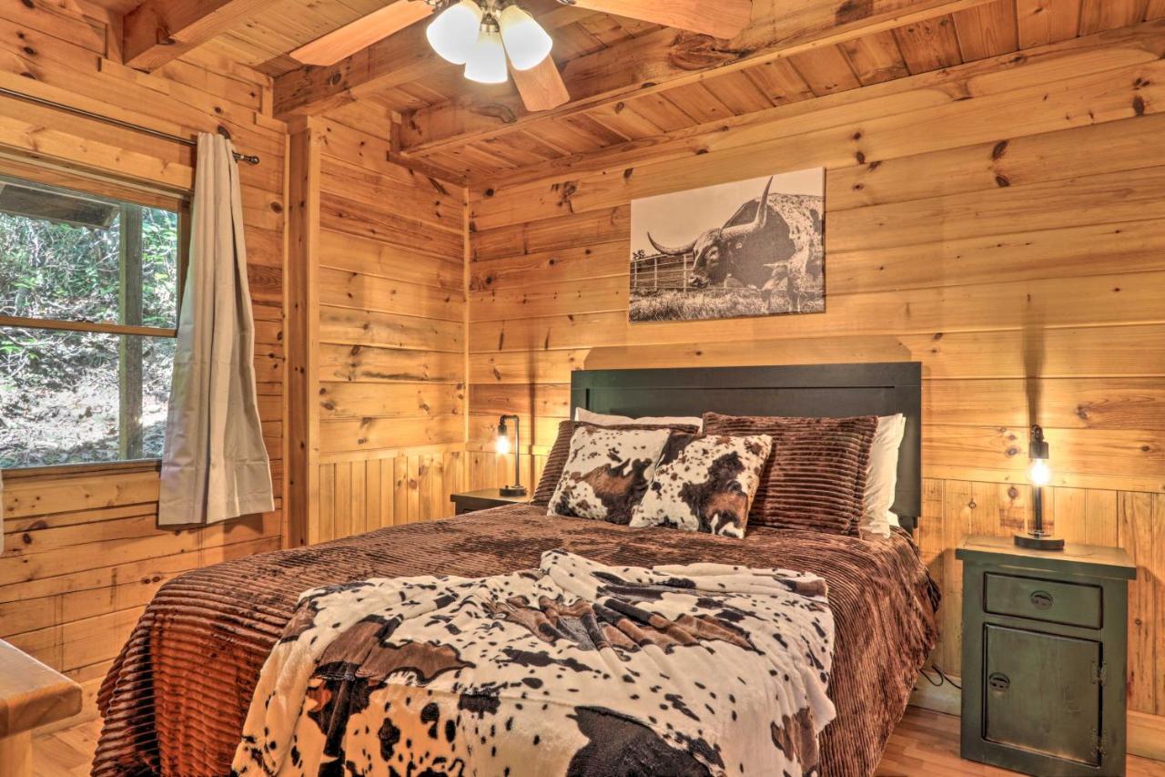Cabin With Hot Tub And Deck, 3 Mi To Pigeon Forge Sevierville Buitenkant foto