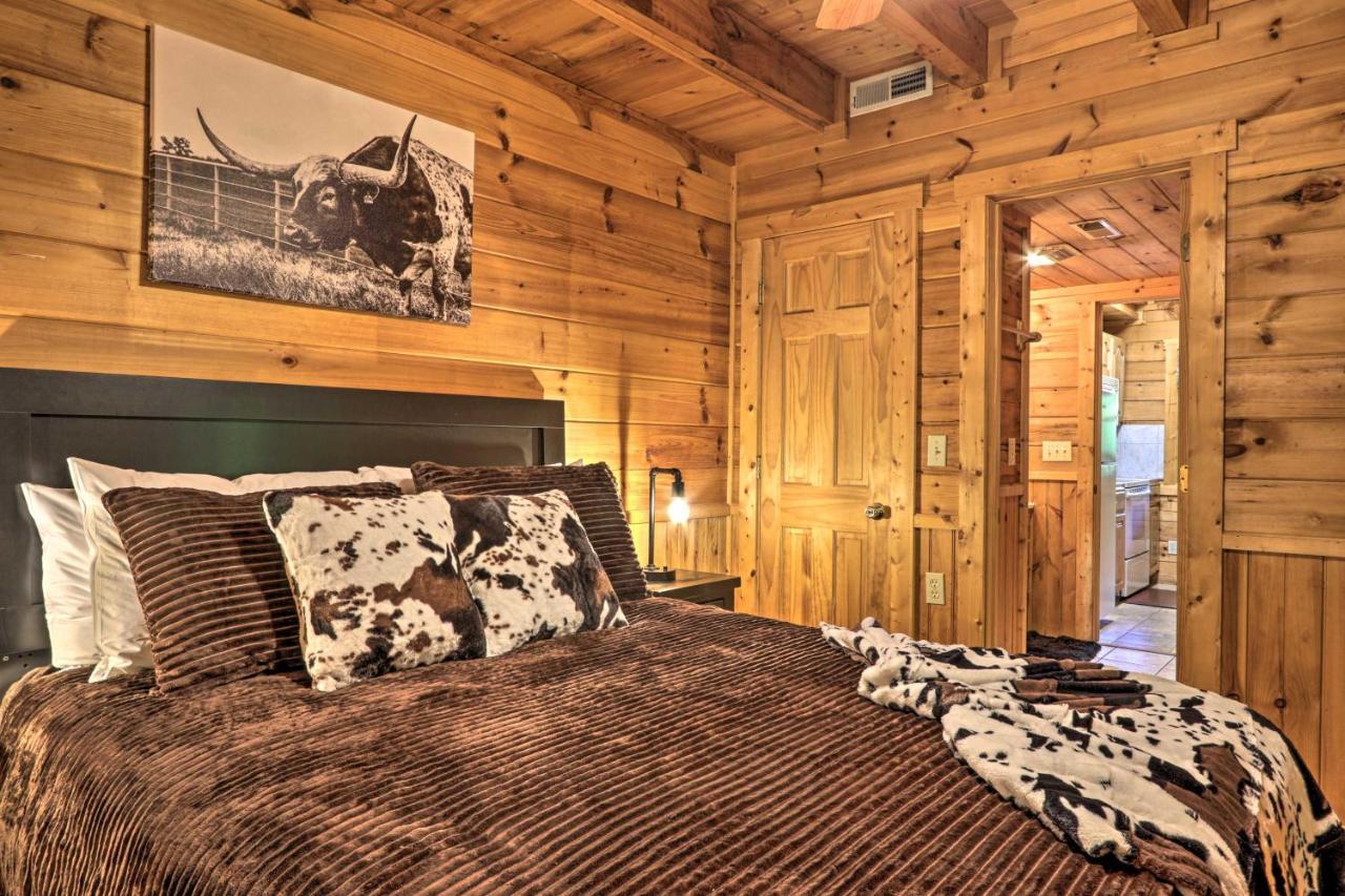 Cabin With Hot Tub And Deck, 3 Mi To Pigeon Forge Sevierville Buitenkant foto