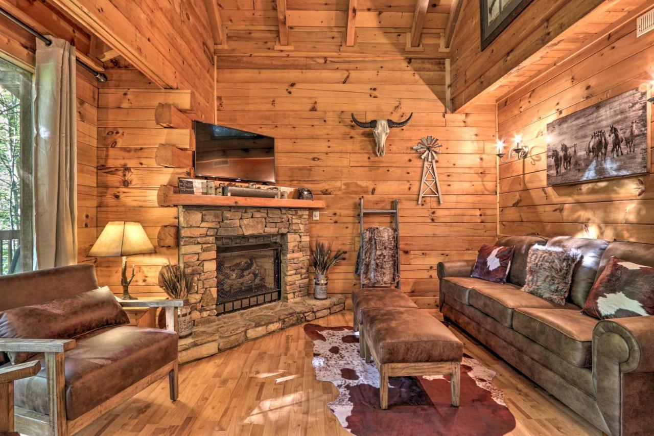 Cabin With Hot Tub And Deck, 3 Mi To Pigeon Forge Sevierville Buitenkant foto